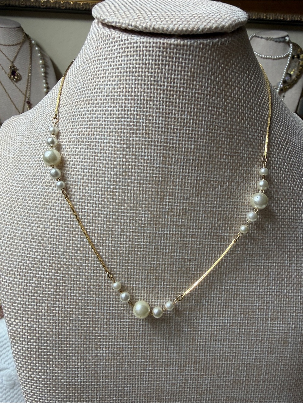 Vintage Classic Gold Pearl Station Necklace